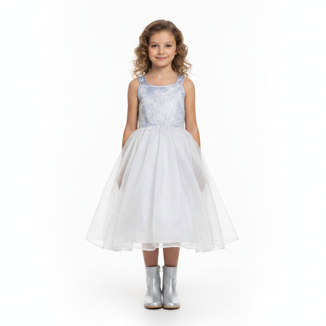 Elegante koninginnenjurk met kanten lijfje, sierlijke borduursels, glinsterende details en een lange, luchtige tulerok