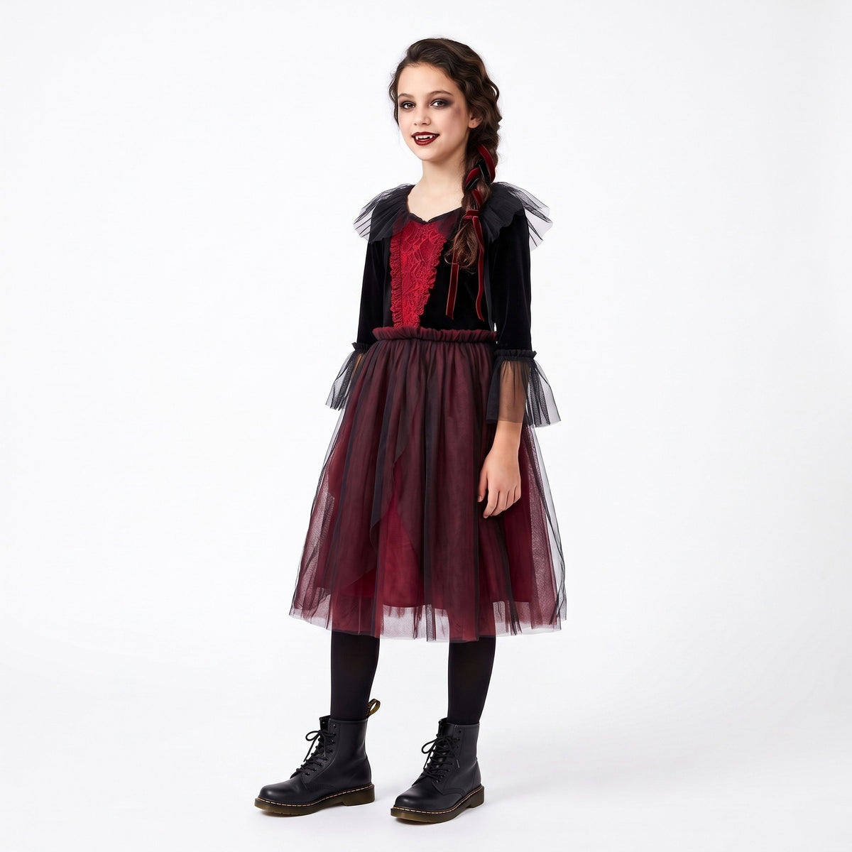Elegante vampierjurk met sierlijk lijfje, opvallend detail, speelse pofmouwen en een volle, zwierige rok