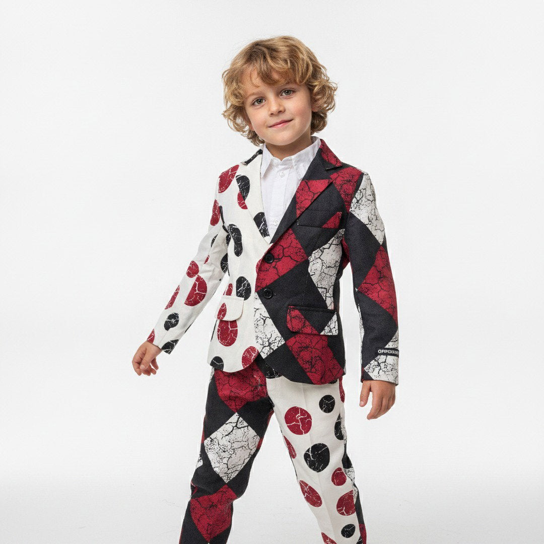 Griezelig clownskostuum met opvallend asymmetrisch patroon, jasje, bijpassende broek en hemd voor een angstaanjagende clownlook