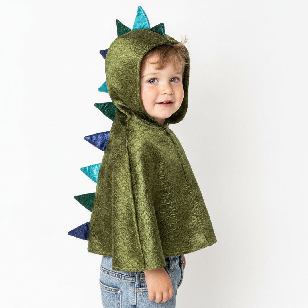 Drakencape met kap en stekels