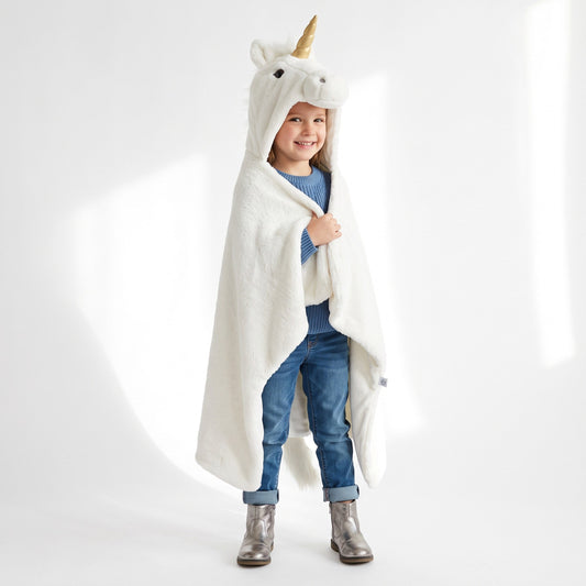 Zachte eenhoorncape met een grote eenhoornkop, goudkleurige hoorn, manen, oren en staart