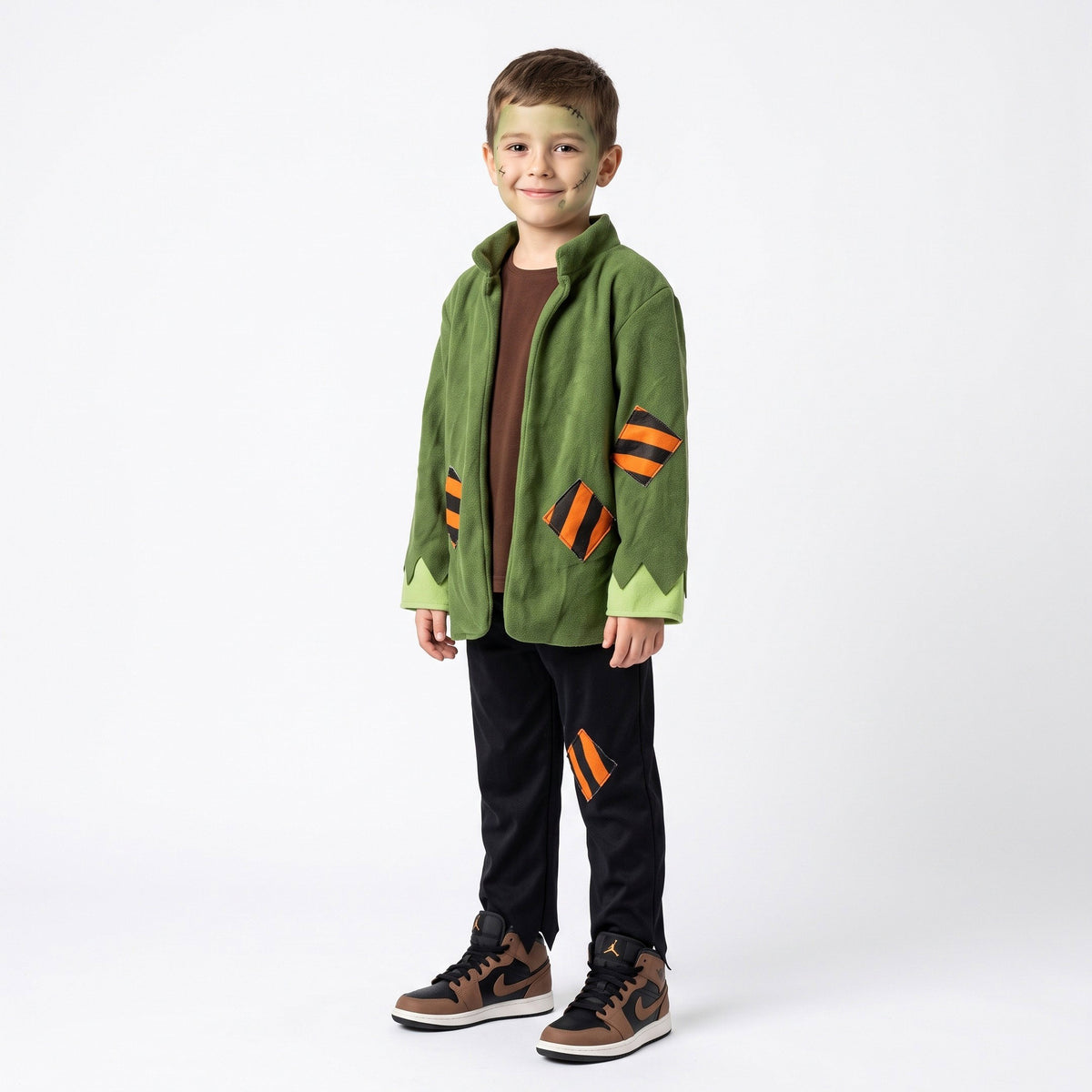 Monster- of zombieoutfit met gescheurde details op mouwen en broek