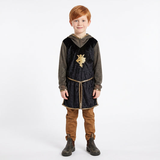 Statig koningskostuum met fluwelen tuniek, sierlijke gouden details, drakenapplicatie en decoratieve riem