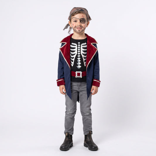 Piratenvest met skeletprint op het shirt, jas met puntige panden, brede riem met grote gesp en stoere piratendetails