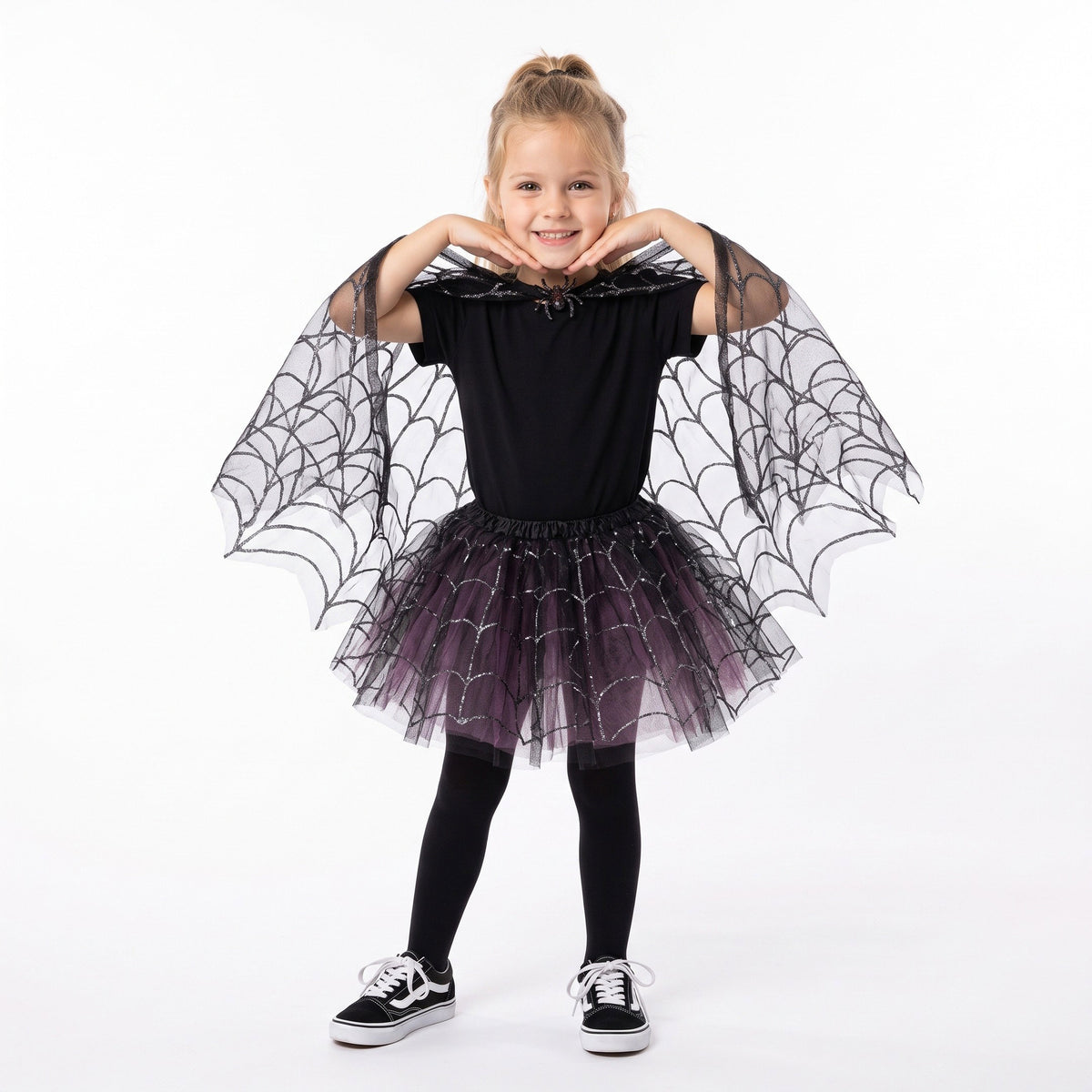 Griezeloutfit met spinnenwebcape en bijpassende tutu met spinnenwebpatroon